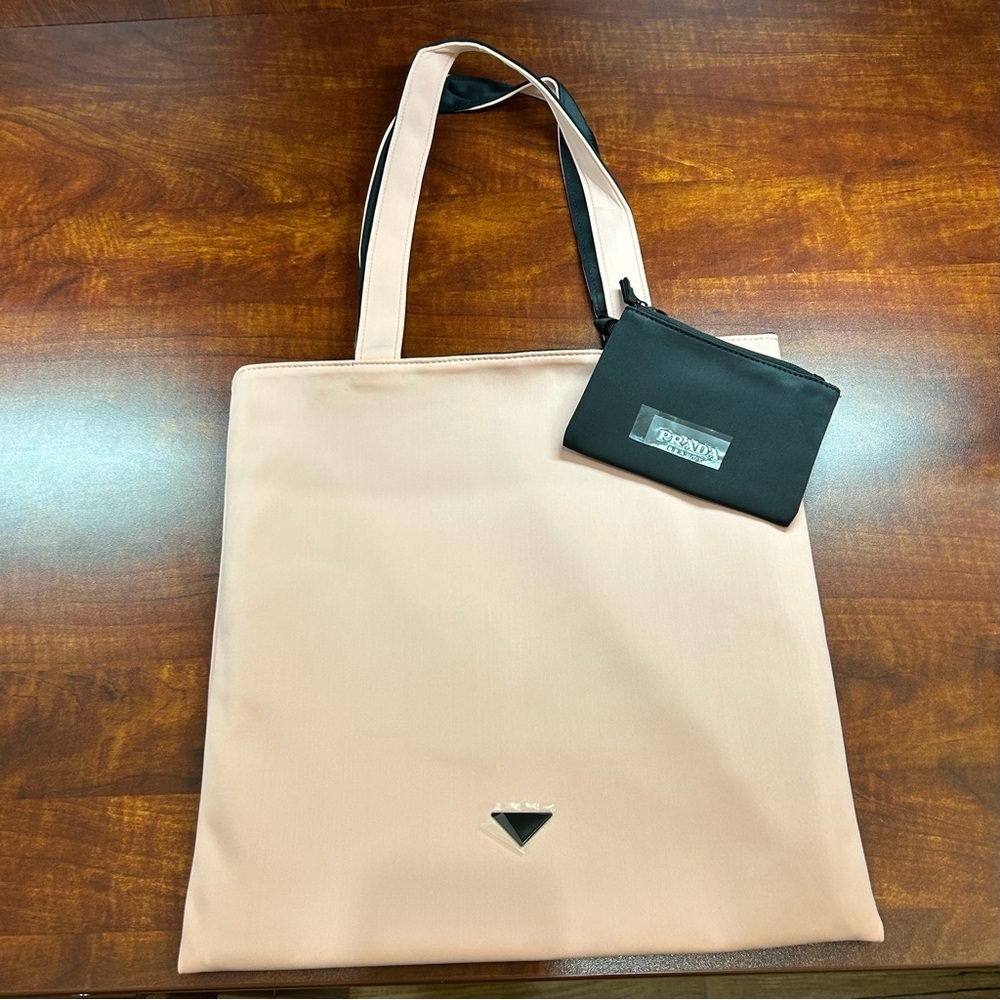 Prada Reversible Soft Pink/Black Tote with Black Coin Purse NEW - Picture 2 of 6